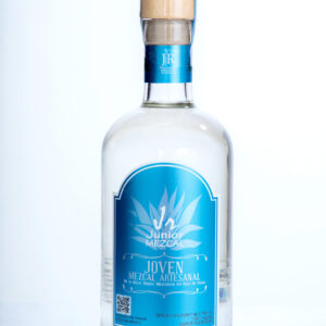 Mezcal Jr Junior joven, 100% artesanal. Agave Salmiana.